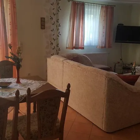 Ferienwohnung Am Fechtertor- Eingang zum Schlosspark Putbus Exterior foto